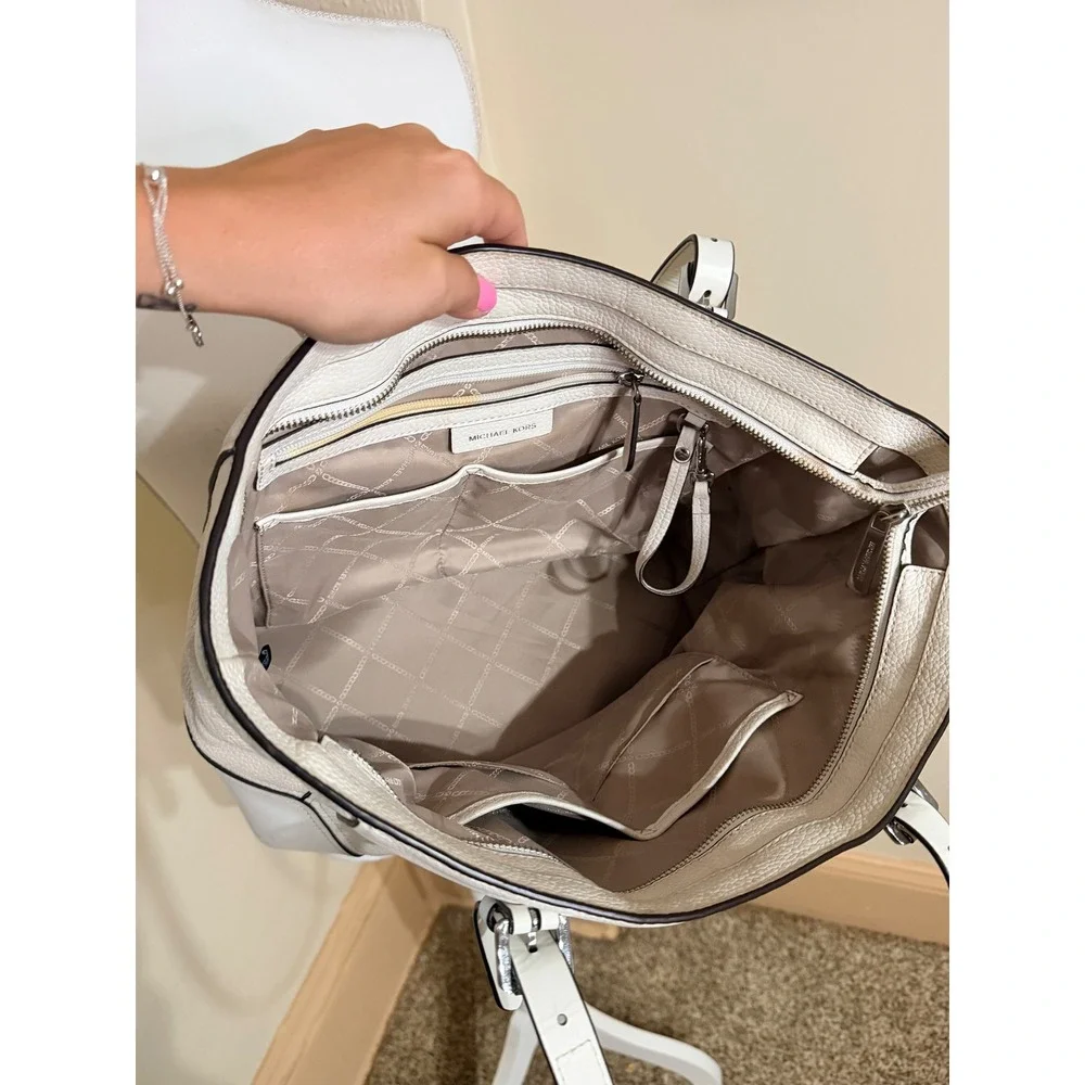 Michael Kors Bedford Large Pocket Tote White Pebbled Leather Shoulder Bag Silver